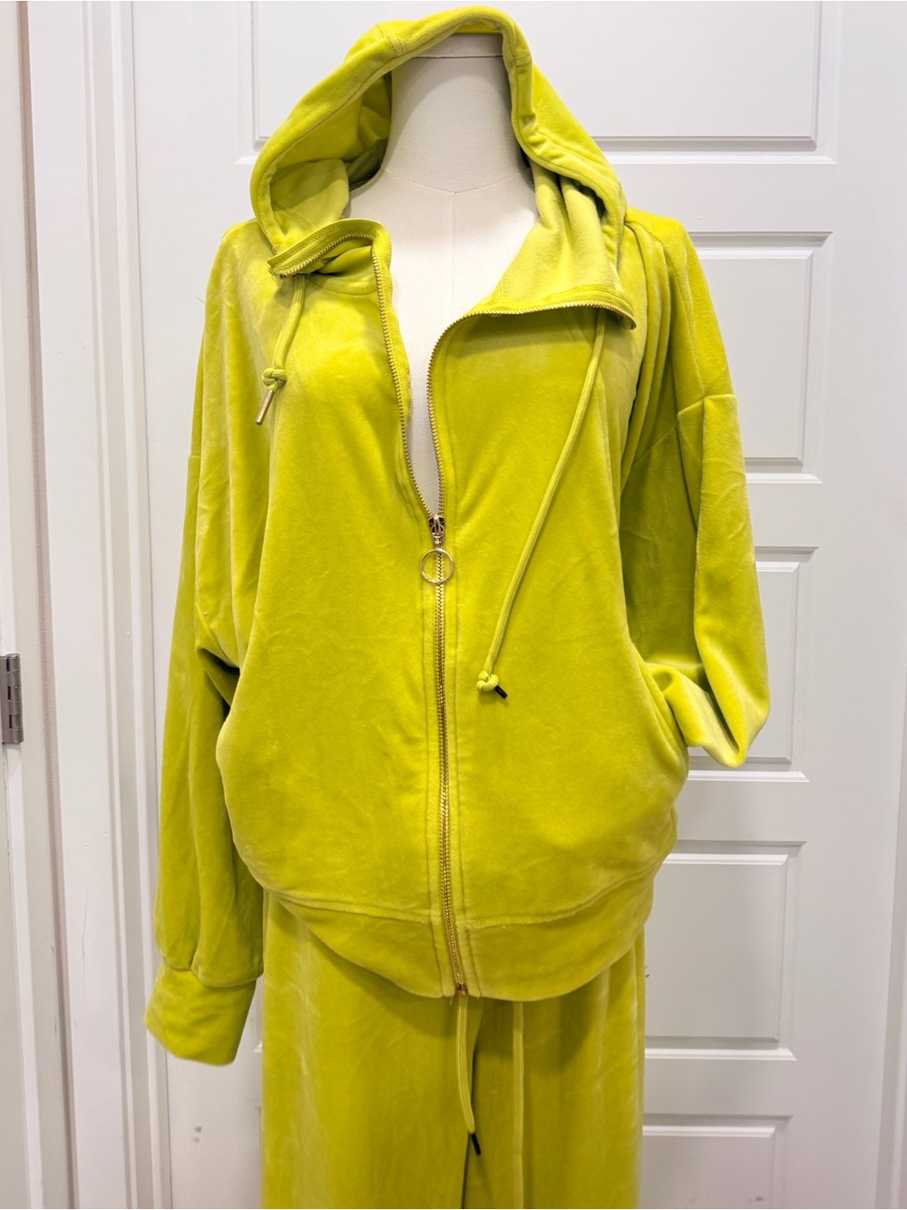 Truth by Republic Chartreuse Green Velour Hoodie & Wide-Leg Pants Set - Picture 2 of 6